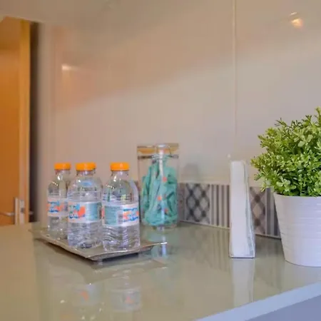 Flat Moderno 8 Mnt Aeroporto Апартаменты Лиссабон