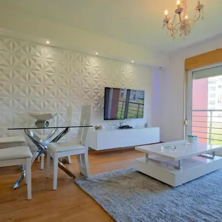 Апартаменти Flat Moderno 8 Mnt Aeroporto Лісабон